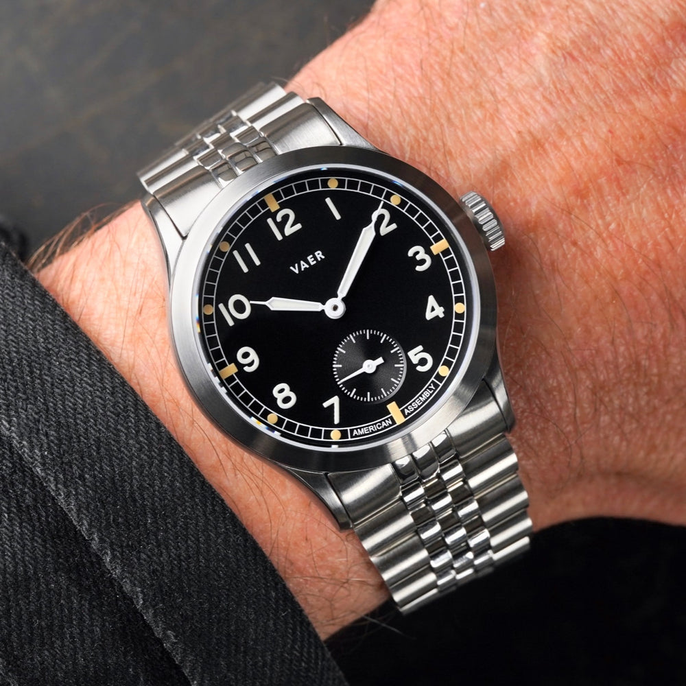 VAER | C3 Dirty Dozen Field Watch: 10ATM, Sapphire Glass, Amertiquartz