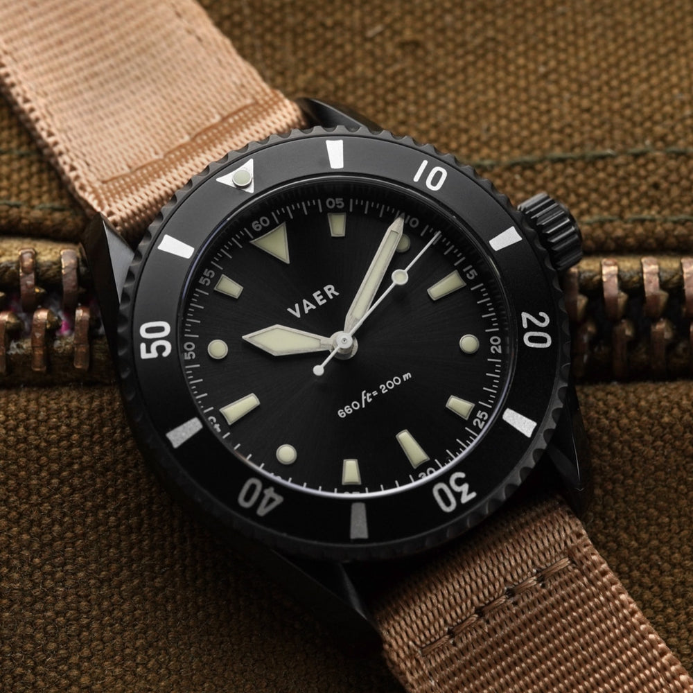 VAER | DS4 Tactical Solar Diver: 38mm, 20ATM, Sapphire Glass ...